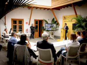 Charla Eduardo Fernández - formato híbrido en la sede de Las Palmas de Gran Canaria